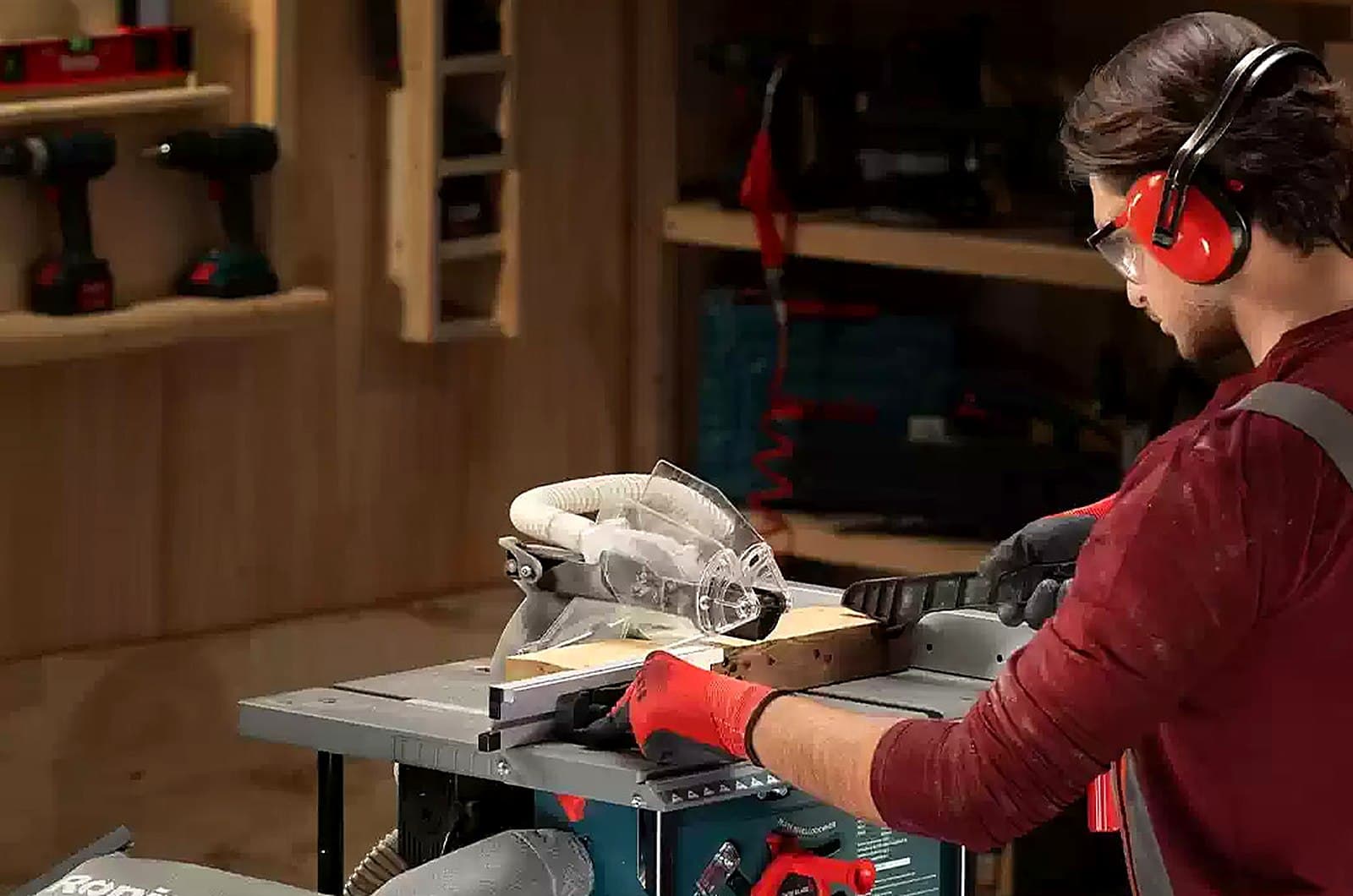 Cutting timber on a Ronix table saw in the workshop